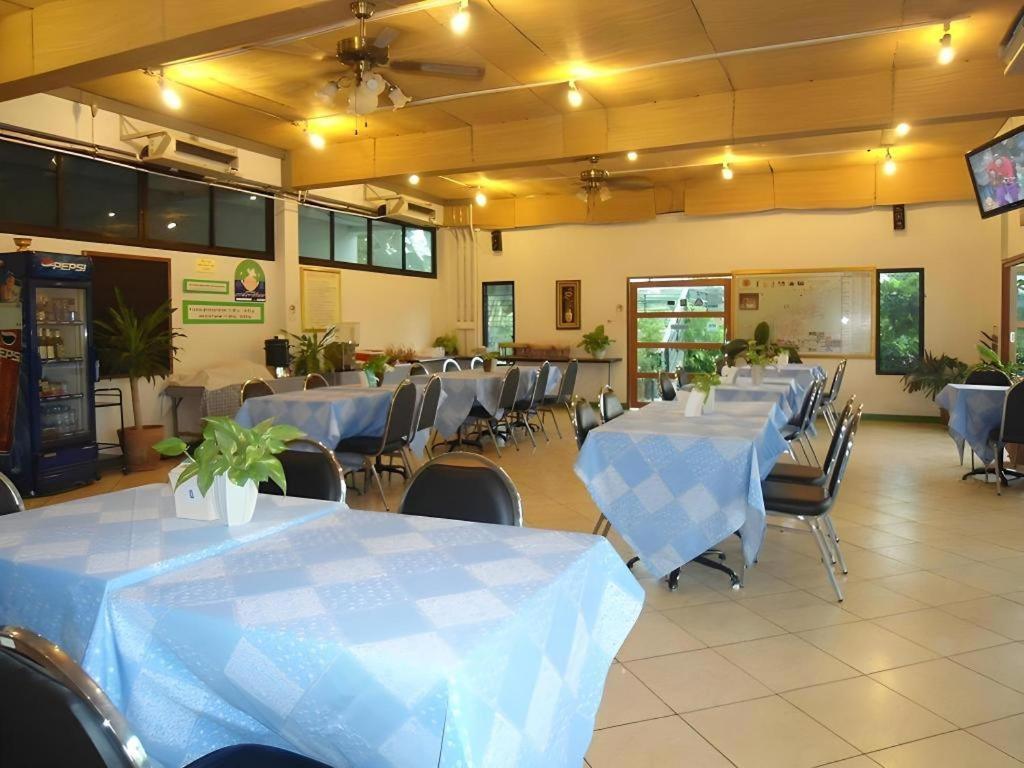 Chayada Garden House And Resort Hotel Накхонратчасима Экстерьер фото