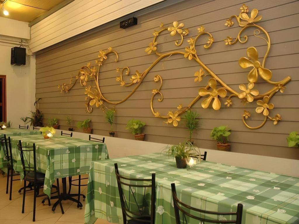 Chayada Garden House And Resort Hotel Накхонратчасима Экстерьер фото