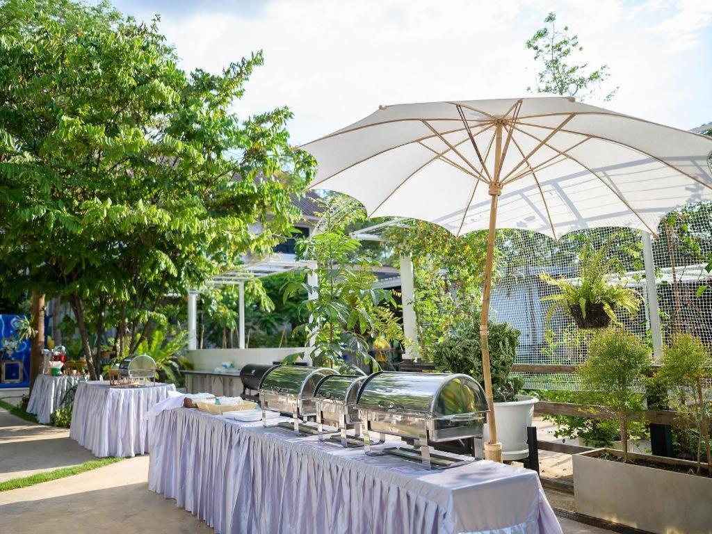 Chayada Garden House And Resort Hotel Накхонратчасима Экстерьер фото