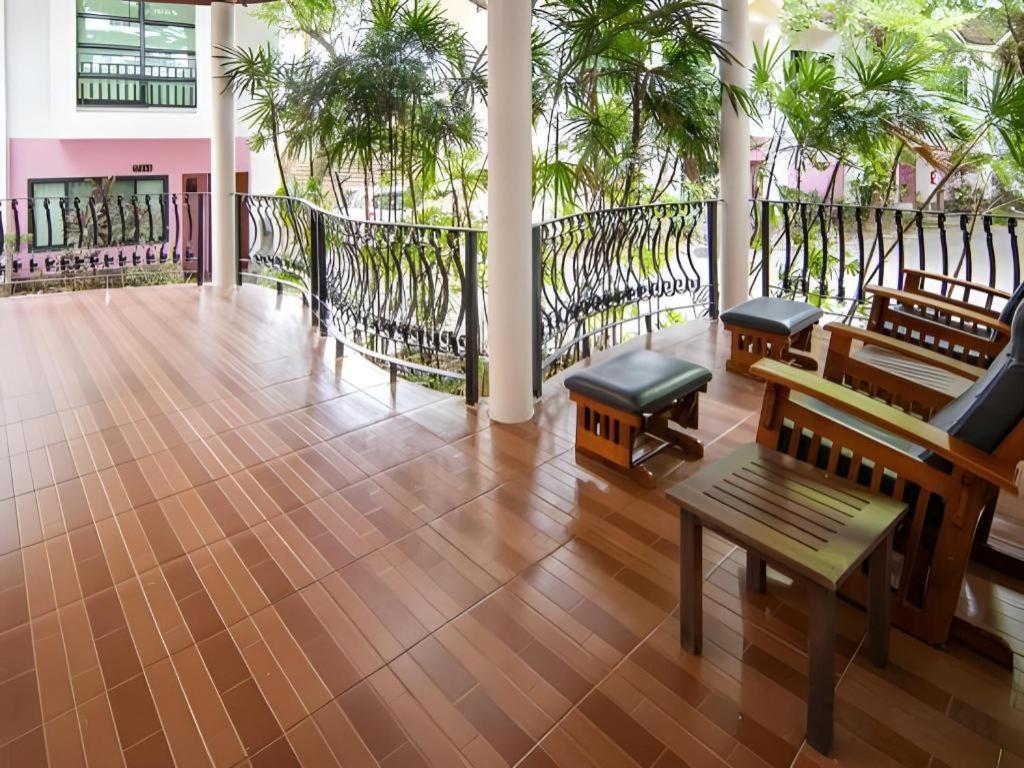 Chayada Garden House And Resort Hotel Накхонратчасима Экстерьер фото
