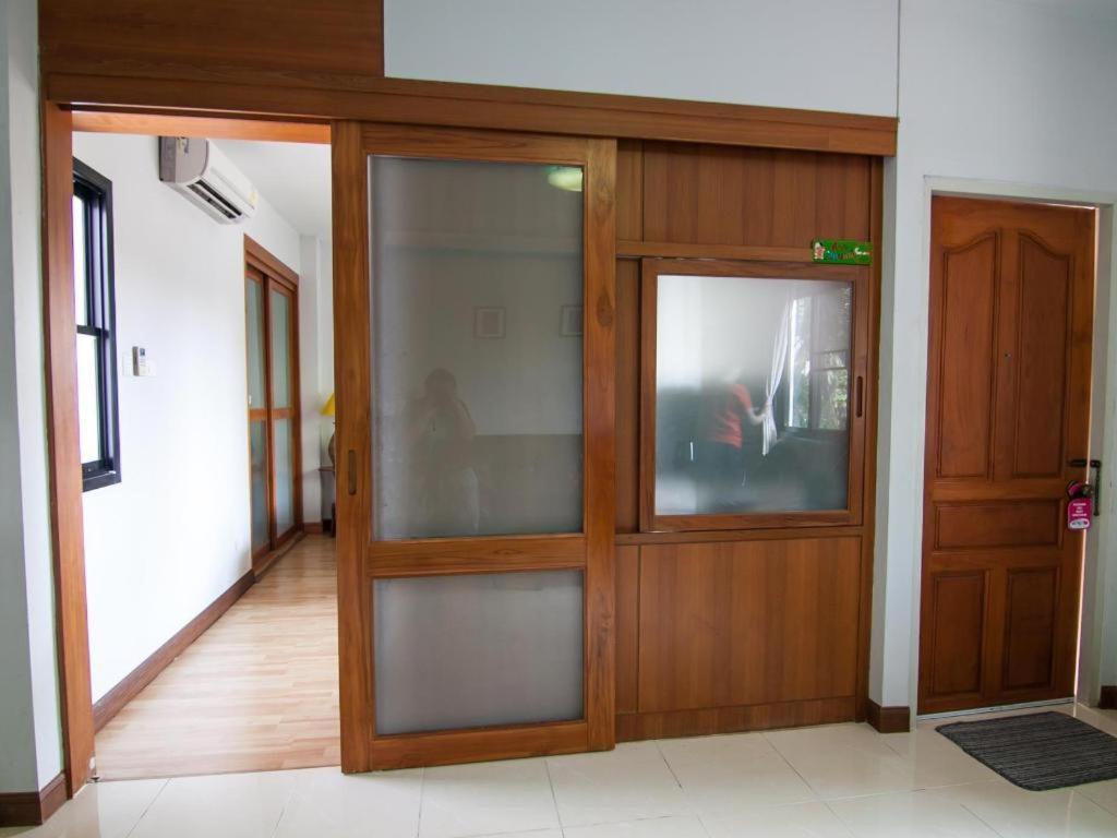 Chayada Garden House And Resort Hotel Накхонратчасима Экстерьер фото