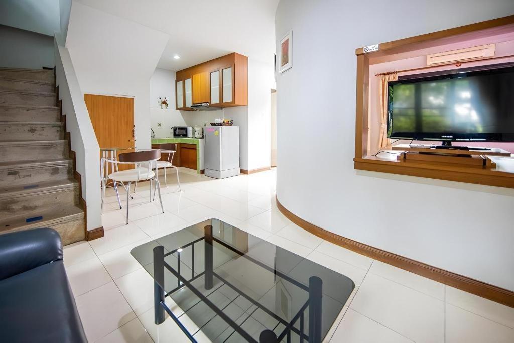 Chayada Garden House And Resort Hotel Накхонратчасима Экстерьер фото