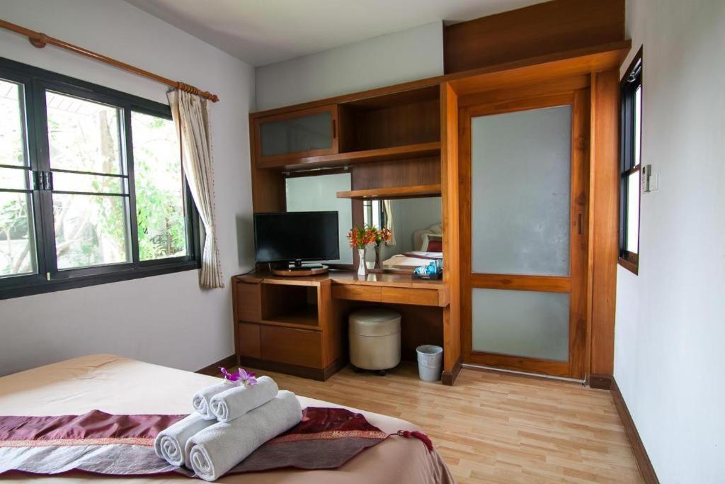 Chayada Garden House And Resort Hotel Накхонратчасима Экстерьер фото