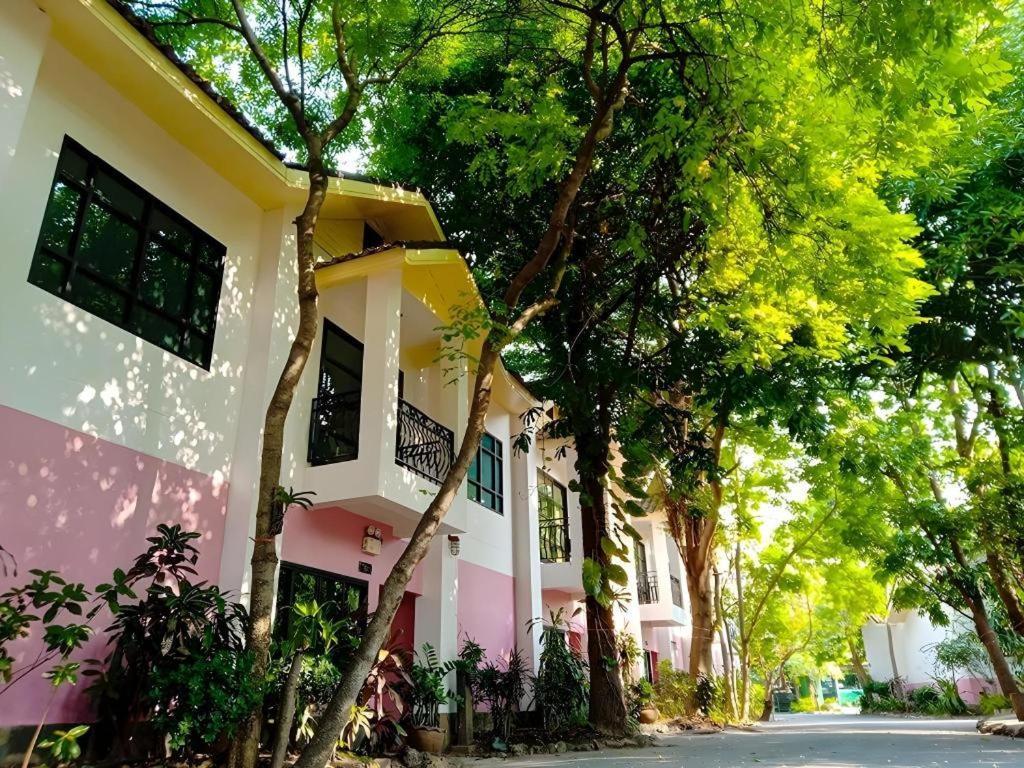 Chayada Garden House And Resort Hotel Накхонратчасима Экстерьер фото